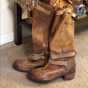 Vintage knee boots with worn look!